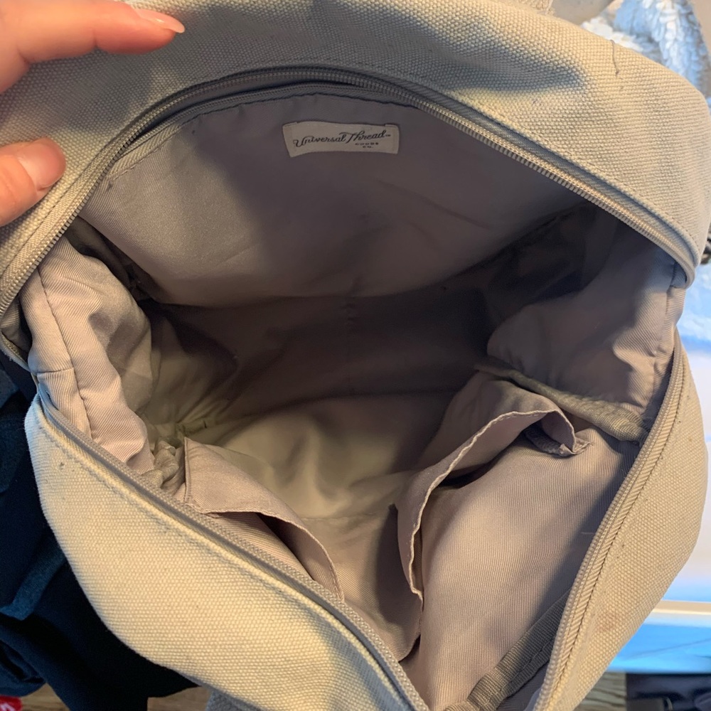 Backpack - Picture 4 of 4